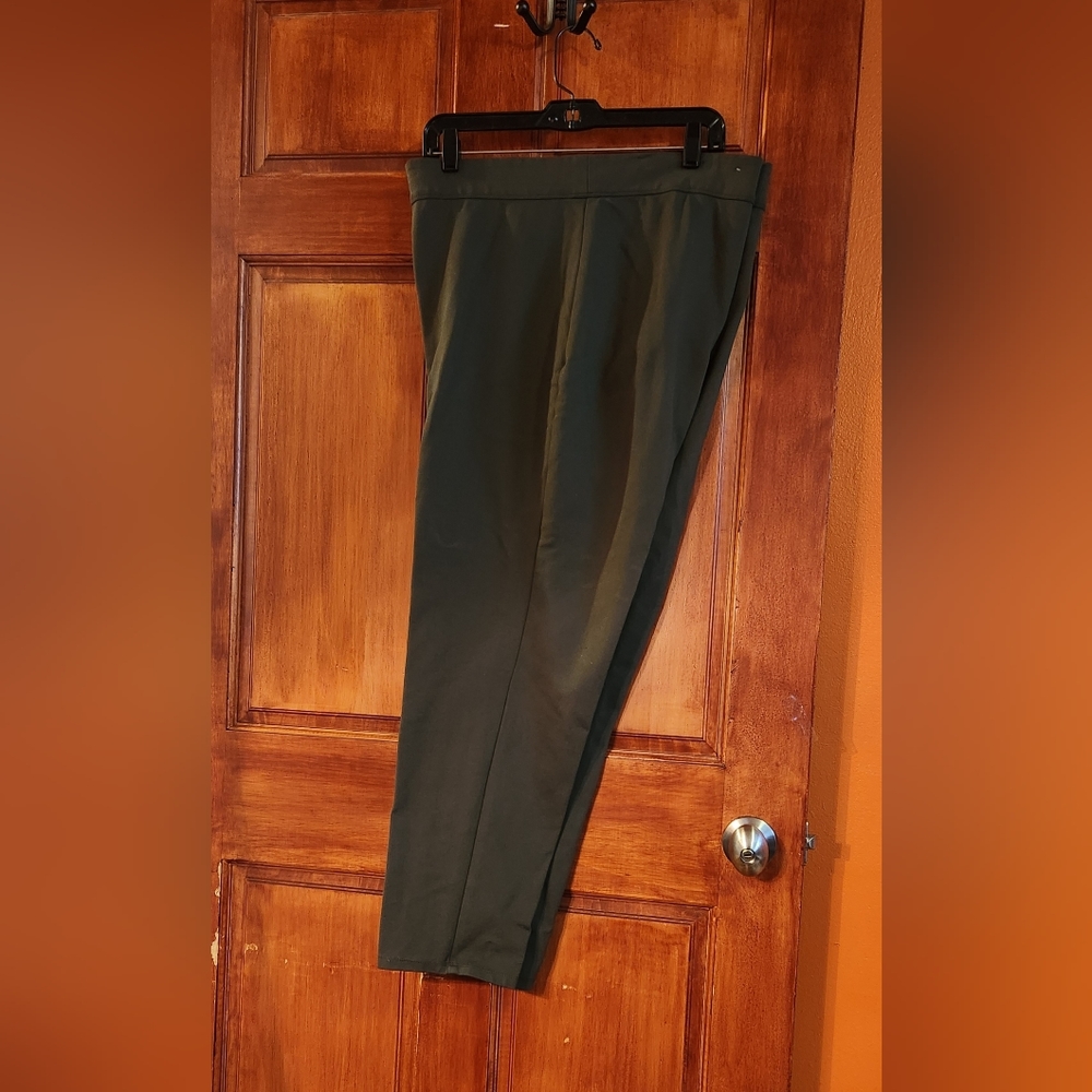 Dark green leggings